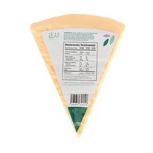 Cargar imagen en el visor de la galería, Queso Manchego Vegano, Leaf 250 g